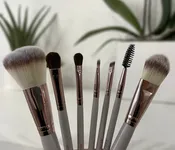IBNY * 7 PIECE TRAVEL BRUSH SET