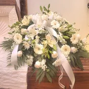 Casket Spray white flowers by Xochitl Flowers EP-1