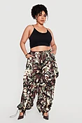 Plus Size Toggle Drawstring Ruffle Trim  Camo Joggers