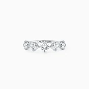 Arpeggia one row ring in white gold