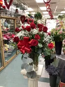 1 Doz Red Roses in Vase