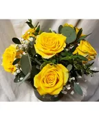 6 BRIGHT YELLOW ROSES ARRANGED ALL THE WAY (R)