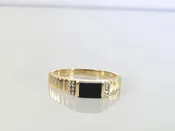 10KT Yellow Gold Black Onyx with Diamond Accents Size 7.5