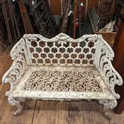Horseshoe Garden Bench — Aurora Mills