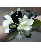 CLASSIC ORCHID CORSAGE