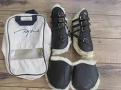 Dy'on Black Sheepskin Boots Set (New)