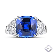 # 113 Cushion cut Sapphire with Half Moon's 3ct