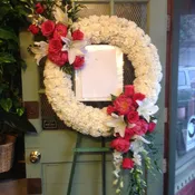 CARNATION WREATH - SYM-364