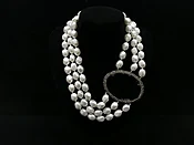 Shell Pearl Necklace with Agate Pendant — Exquisite Jewelry