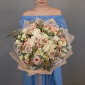 Bouquet "Creme de la cream" with hydrangea and roses