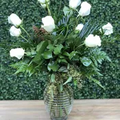 CLASSIC WHITE ROSES