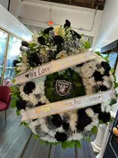 LARGE- SPORTS NFL "RAIDERS" WREATH