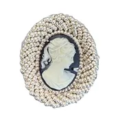 Victorian Cameo Appliqué with Pearl Bead Border, 1.5"