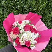 Pinks and whites bouquet Wrap