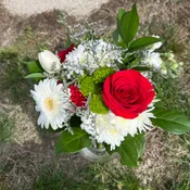 Northmont Red & White Handheld Bouquet