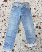 Vintage Levi 501 Light- Mid Wash Redline/Selvedge Denim Black Bar Tac (JYJ0726-635)