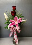2 RED ROSES AND A STAR FIGHTER LILY