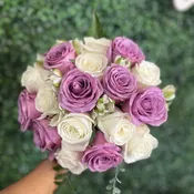 Hand tie Rose Bouquet