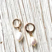 Pauline pearl earring