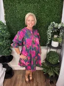 ABSTRACT PRINT RUFFLE SLEEVE DRESS - MAGENTA