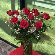 One Dozen Rose In a Vase