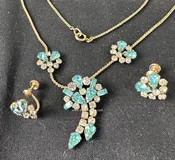 “Hera” Vintage Tru-Kay Jewelry Set, Crystal and Aqua Rhinestones in Faux Velvet Case