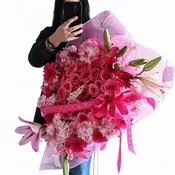 Fairytale Luxe Grand Pink Rose Bouquet