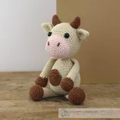 Hardicraft DIY Crochet Kit – Carmen Cow Stuffed Animal Kit