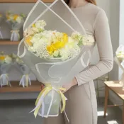 Dia de Flores Amarillas Yellow and White Bouquet
