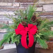 Holiday Porch Pots Workshop  11/21/26 @ 10AM — Hoerr Nursery