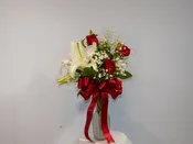 4 Rose Bud Vase with White Lilies