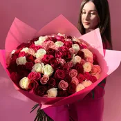 Luxury  - 100 Mixed Roses.   Rose Colors Will Be Chosen By Our Designers.