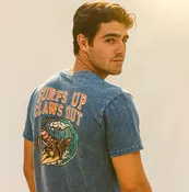 SURFS UP LOBSTER CAPE COD DENIM T-SHIRT