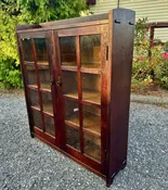1900’s GUSTAV STICKLEY 2 door bookshelf – w7984