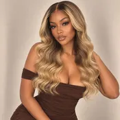 Amber Raw Glueless 5x5 HD Closure Wig - Warm Blonde