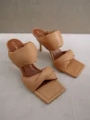 Alohas Twist Strap Camel Heels