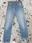 Title: Vintage Levi 501 Premium Wash Redline/Selvedge Denim Jeans w/Small Hole & Black Bar Tac (JYJ0726-633)