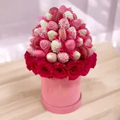 Pink Charm – Chocolate Covered Strawberries Fruit Arrangement with Roses
