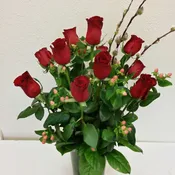 Traditional dozen long stem red roses