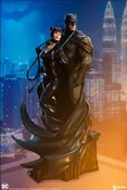 Batman and Catwoman Diorama by Sideshow Collectibles