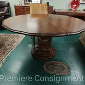 60" Pedestal Dining Table With Scalloped Edge