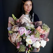 Bouquet Blush Noir - peonies, roses, tulips