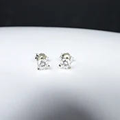 1.05 TW G/VS1 DIAMOND studs, 14K martini mtgs