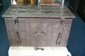 14-Bolt Heavy Iron Armada Chest