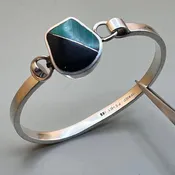 Bracelet, Bangle, Sterling Silver, Onyx and Malachite Shield Latch, 7 1/2 inches circumference