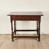 One-Drawer Walnut Tavern Table, English or American, circa 1720