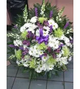 B-23: Heartfelt Daisy Floor Basket