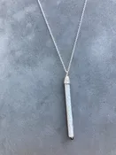 Necklace w long bead
