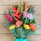 8 Long Stem Farmer’s Choice Gift Box