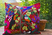 "Bosque" Embroidered Tropical Pillowcase
